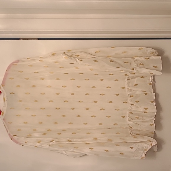 Gorgeous blouse with ruffled hem. Long sleeves with elastic. NWOT - Picture 6 of 6